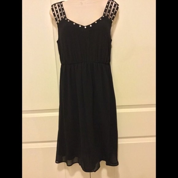 torrid Dresses & Skirts - Black Chiffon Dress Torrid Size 00 / 10